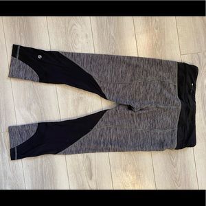 Lululemon black and grey Capri size 6